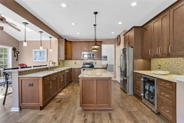 405 Mallard Dr gallery image 30