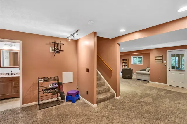 405 Mallard Dr gallery image 36