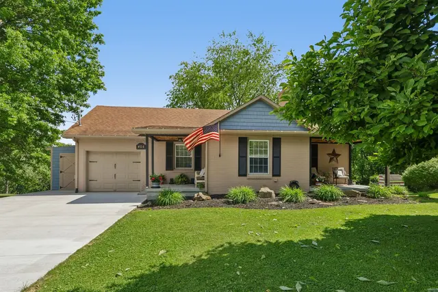 405 Vineyard DRIVE gallery image 2