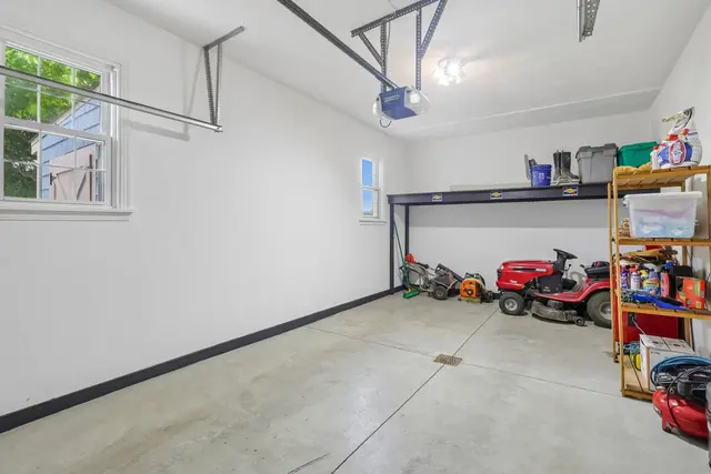 405 Vineyard DRIVE gallery image 10