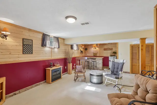 405 Vineyard DRIVE gallery image 11