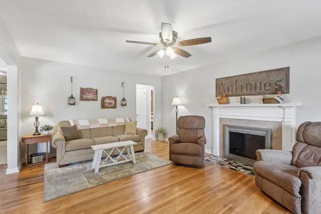 405 Vineyard DRIVE gallery image 16