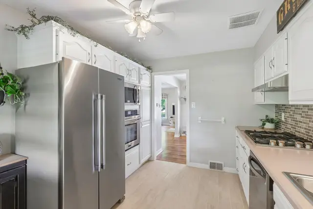 405 Vineyard DRIVE gallery image 17