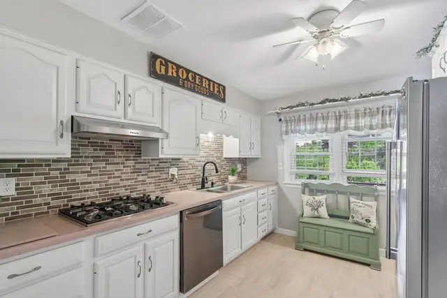 405 Vineyard DRIVE gallery image 22