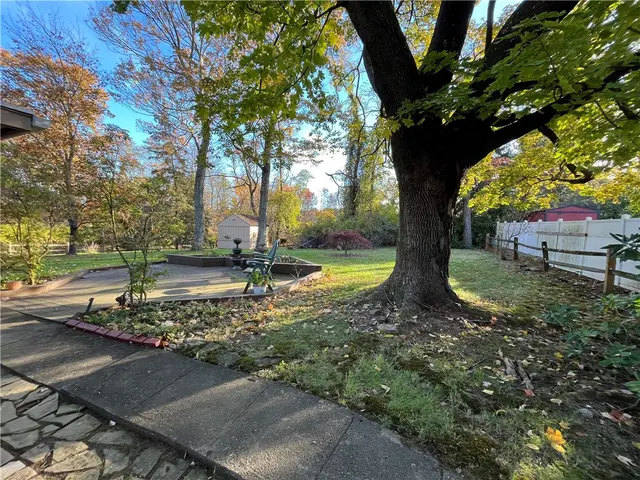 4054 Clarkland Ave gallery image 11