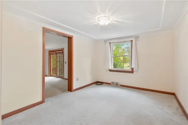4054 Clarkland Ave gallery image 16