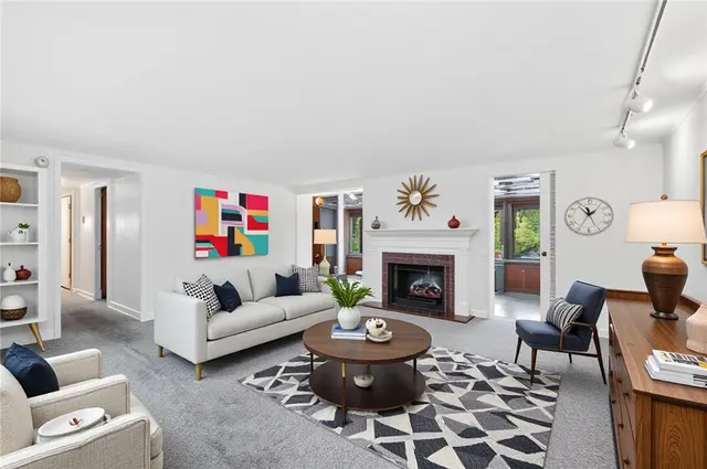 4054 Clarkland Ave gallery image 19