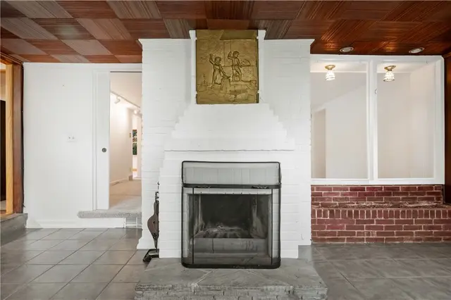4054 Clarkland Ave gallery image 29
