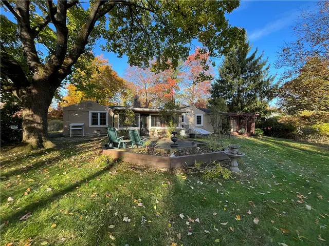 4054 Clarkland Ave gallery image 32