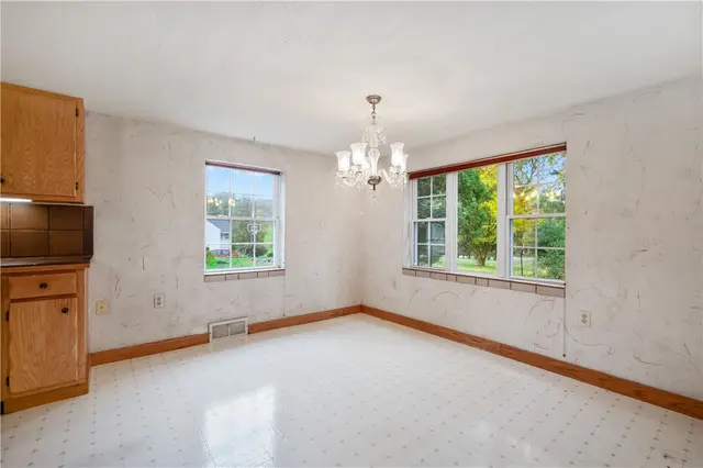 4054 Clarkland Ave gallery image 33