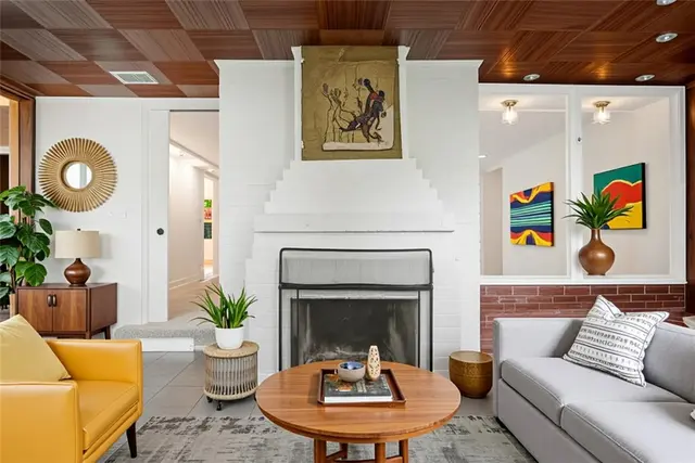 4054 Clarkland Ave gallery image 35