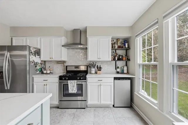406 Arbor Dr gallery image 7