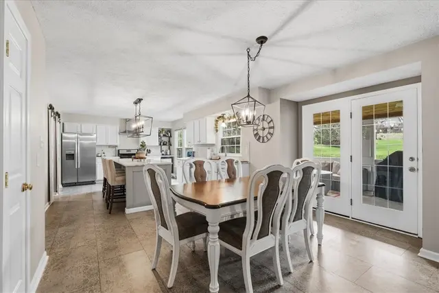 406 Arbor Dr gallery image 15
