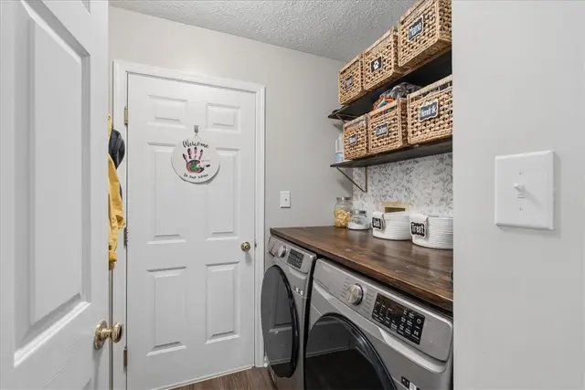 406 Arbor Dr gallery image 16