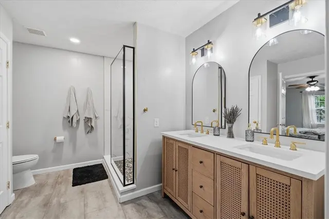 406 Arbor Dr gallery image 19