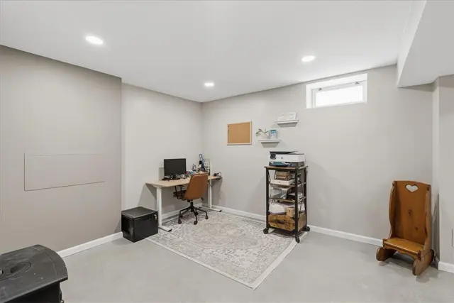 406 Arbor Dr gallery image 28