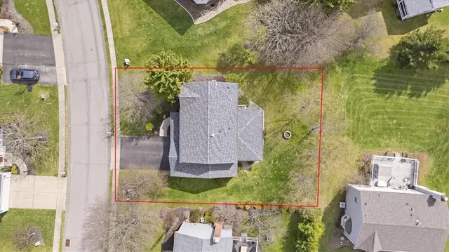 406 Arbor Dr gallery image 33