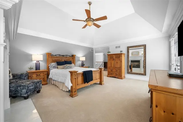 406 Blackstone Lane gallery image 11