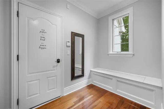 406 Blackstone Lane gallery image 18
