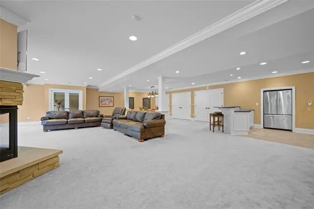 406 Blackstone Lane gallery image 24