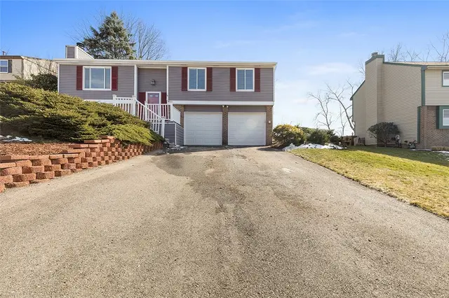 406 Blaze Dr gallery image 4