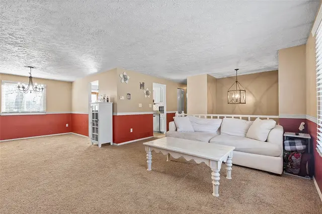 406 Blaze Dr gallery image 7