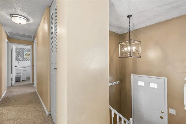 406 Blaze Dr gallery image 13