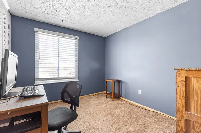 406 Blaze Dr gallery image 20