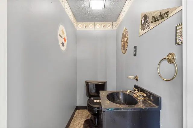 406 Blaze Dr gallery image 29