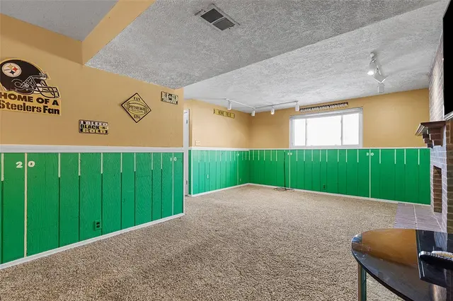 406 Blaze Dr gallery image 31