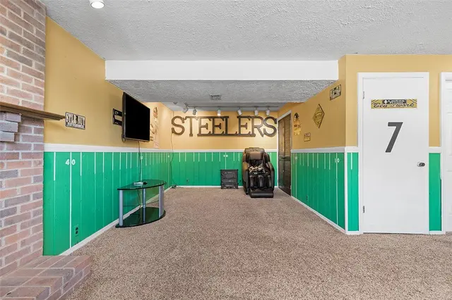 406 Blaze Dr gallery image 32