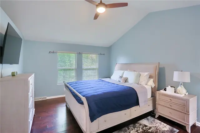 406 Chatham Ln gallery image 14