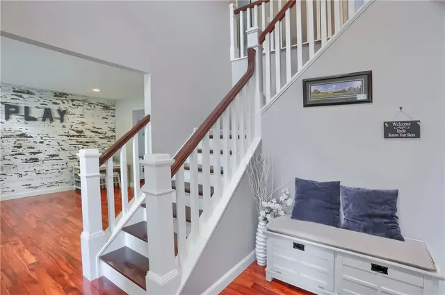 406 Chatham Ln gallery image 16