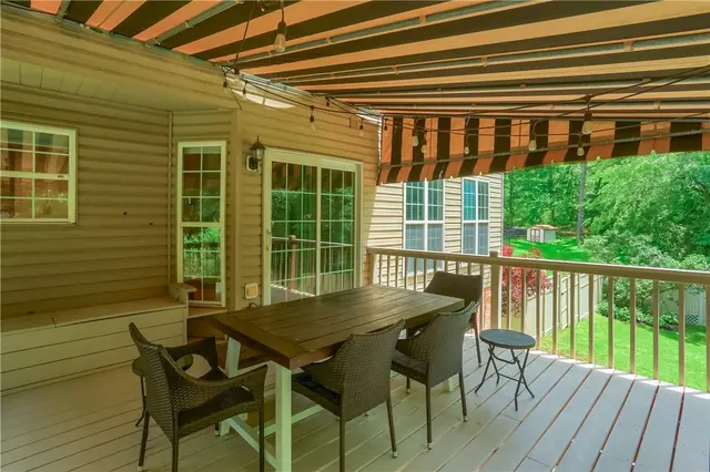 406 Chatham Ln gallery image 29