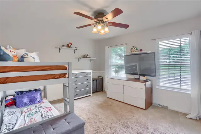 406 Chatham Ln gallery image 36