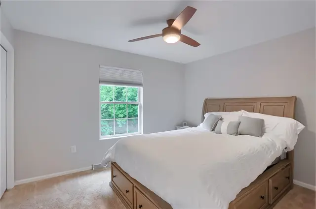 406 Chatham Ln gallery image 43