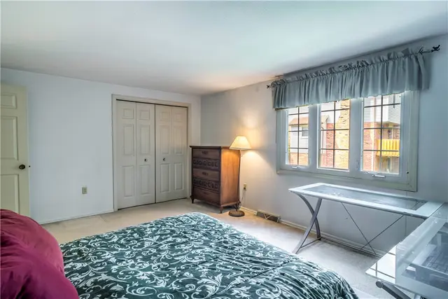 406 Cottingham Court gallery image 5