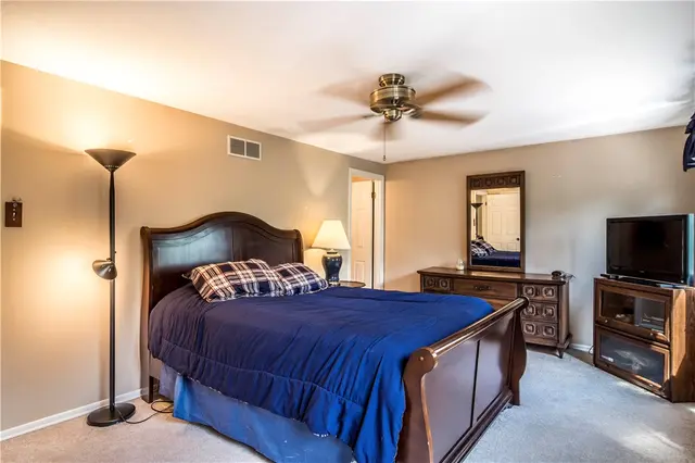 406 Cottingham Court gallery image 9