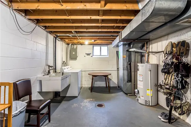 406 Cottingham Court gallery image 17