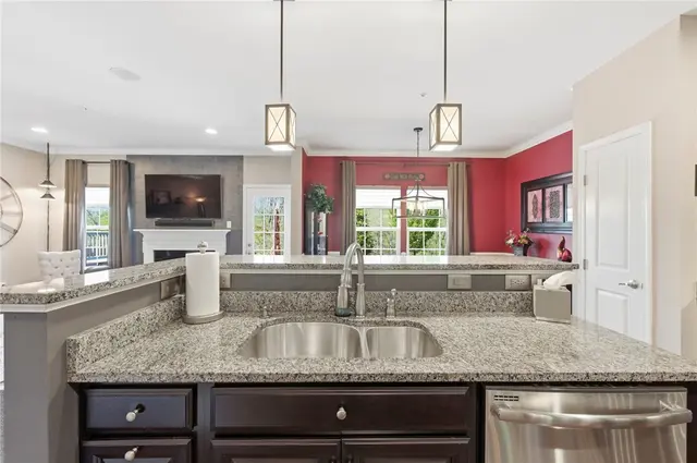 406 Rosecliff Rd gallery image 4
