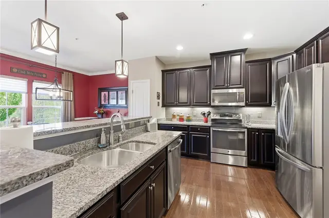 406 Rosecliff Rd gallery image 14