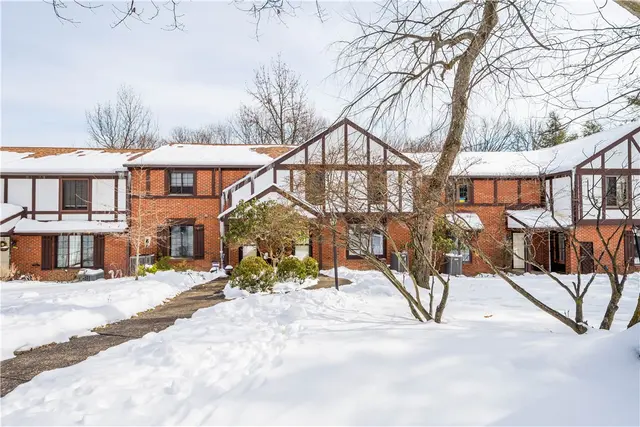 407 Sewickley Heights Dr gallery image 2
