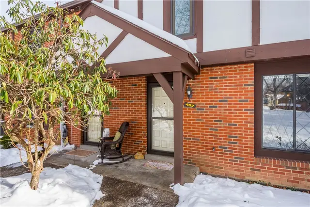 407 Sewickley Heights Dr gallery image 3