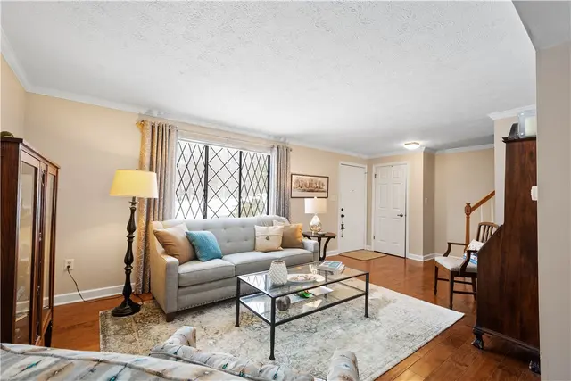 407 Sewickley Heights Dr gallery image 4