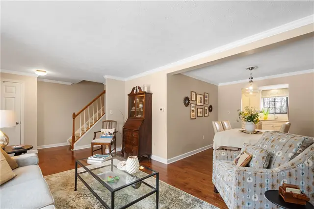 407 Sewickley Heights Dr gallery image 5