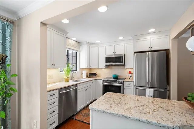 407 Sewickley Heights Dr gallery image 9
