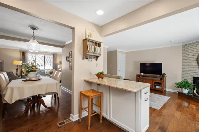 407 Sewickley Heights Dr gallery image 10