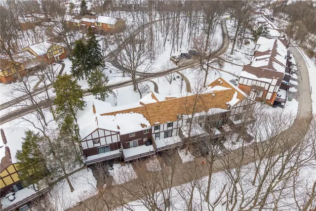 407 Sewickley Heights Dr gallery image 33
