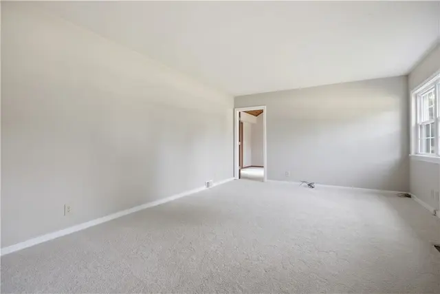 407 Vineyard Dr gallery image 3