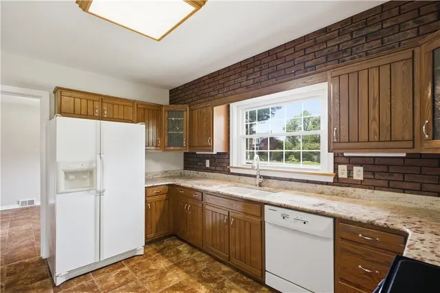 407 Vineyard Dr gallery image 13